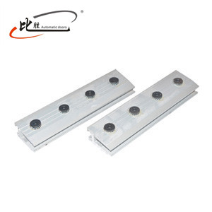Non-porous short door clamp (side screw)
